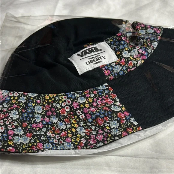 Vans Black and Floral Bucket Hat - Picture 11 of 11